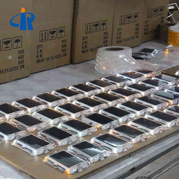 Synchronous flashing road stud light for sale